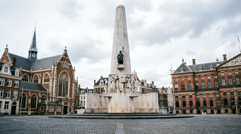 Bekladding Nationaal Monument op de Dam