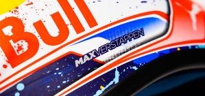 Max Verstappen start prima in straten van Bakoe