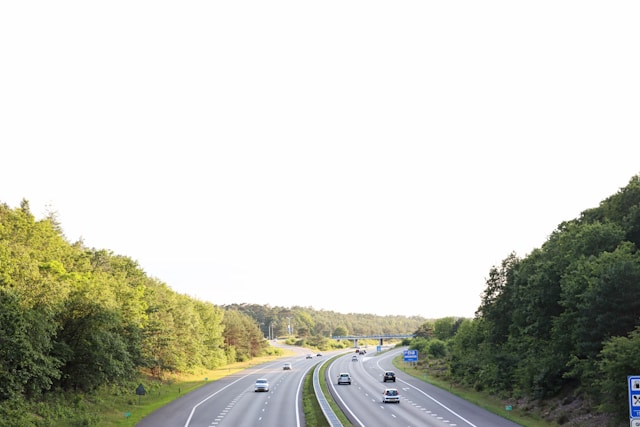 Twee minderjarigen zwaargewond bij ongeluk op A50 bij Uden