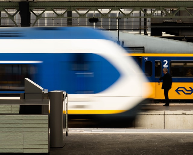 Evacuatie honderden treinreizigers tussen Rotterdam en Breda na brandmelding