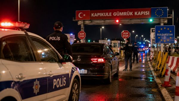 Nederlander rijdt in Turkije mensen aan na ruzie en wil daarna grens oversteken